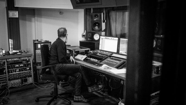 Top 5 Benefits of Playing a Musical Instrument